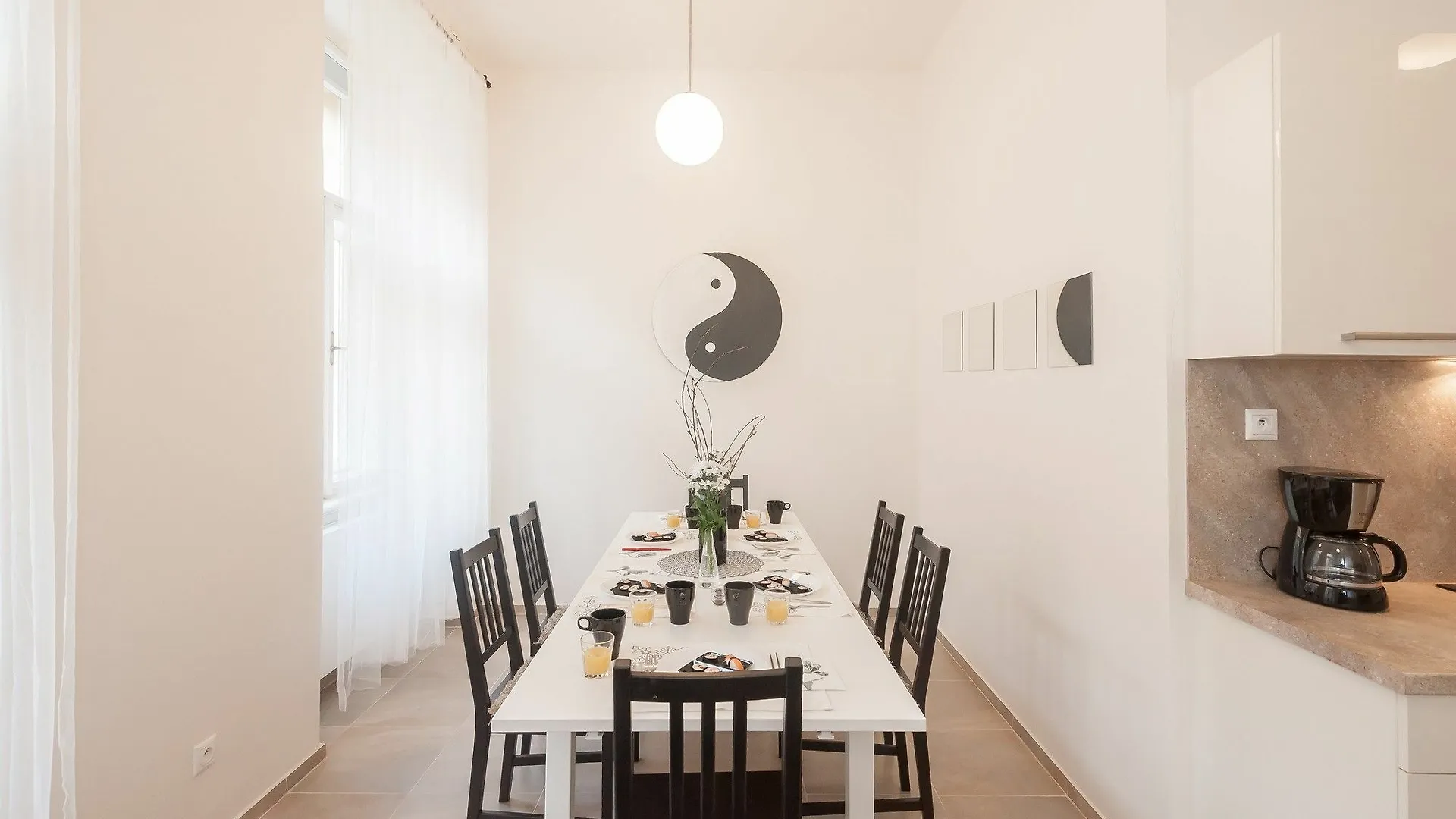 Na Smetance Apartments Prag